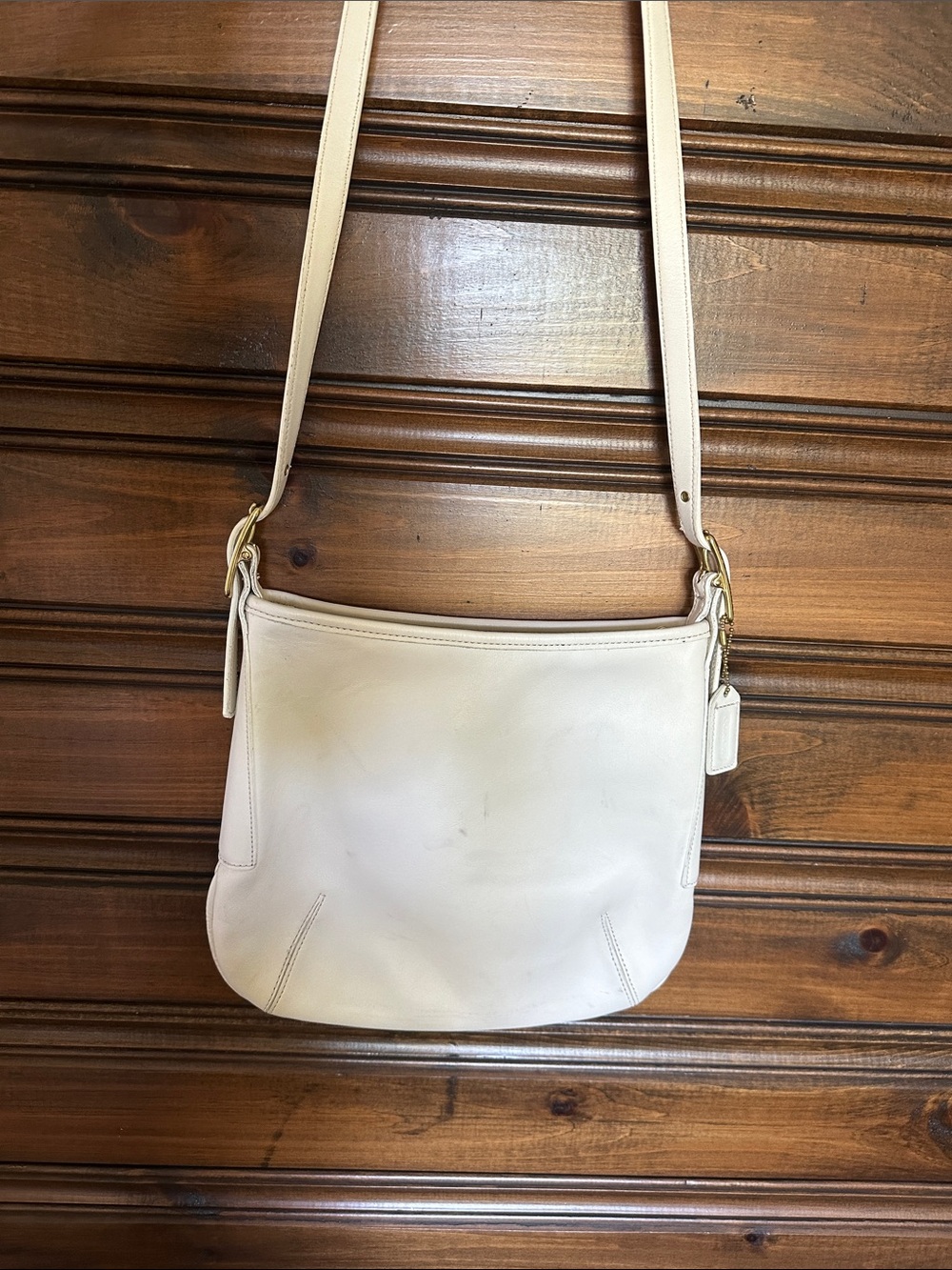 Vintage Coach Court White Smooth Leather Crossbody Shoulder Bag #9204 - Picture 2 of 9